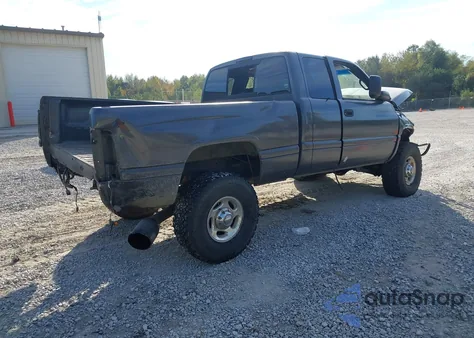 2002 Dodge Ram 2500 St z USA, uszkodzony, nr VIN 3B7KF23672M200733